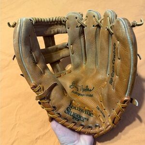Louisville Slugger Brown Baseball Glove